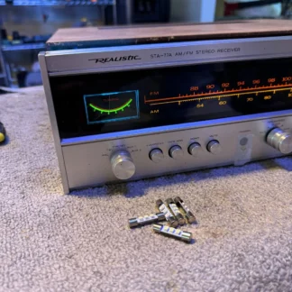 VINTAGE REALISTIC STA-77A receiver FRONT PANEL LAMPS LED.
