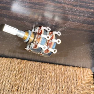 Vintage Sansui AU-555 / 555A amp BALANCE control pot .