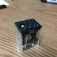 Sansui AU-717 amplifier speakers protection relay.