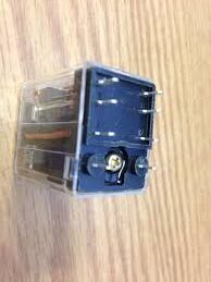 Yamaha M-70 amplifier speakers protection relay .