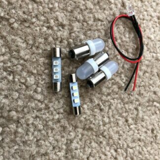 Vintage Sansui QR-500 receiver front panel LED lamps.