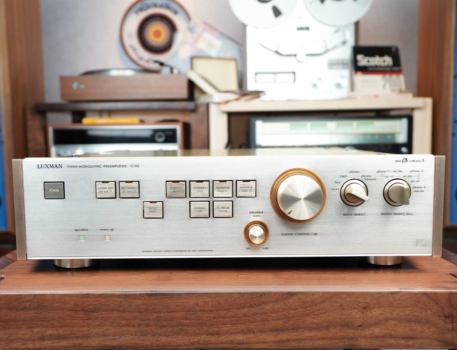 Repair service for LUXMAN Twin- Monolithic C-05 preamplifier.